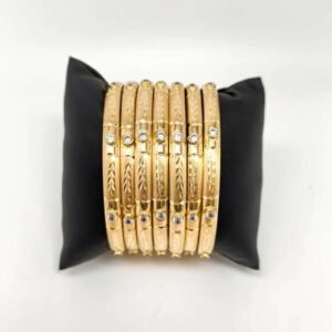 ORO NUEVO 18KT Semanario tallado con circonitas