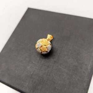 Colgante Balón Futbol Oro 21kt bicolor brillo